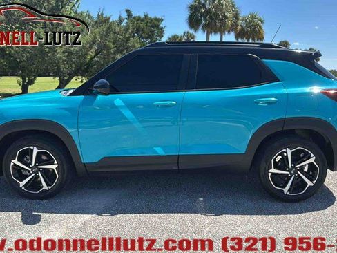 Used 2021 Chevrolet TrailBlazer RS w/ Technology Package FWD image 3
