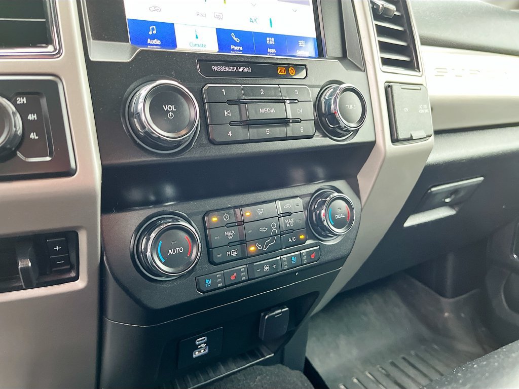 Used 2020 Ford F250 Lariat w/ Lariat Value Package AWD/4WD image 29
