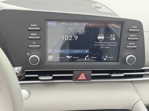 New 2026 Hyundai Elantra Hybrid FWD image 11