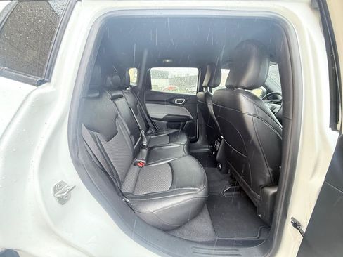 Used 2024 Jeep Compass Latitude AWD/4WD image 10