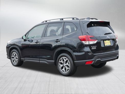 Used 2024 Subaru Forester Premium image 5