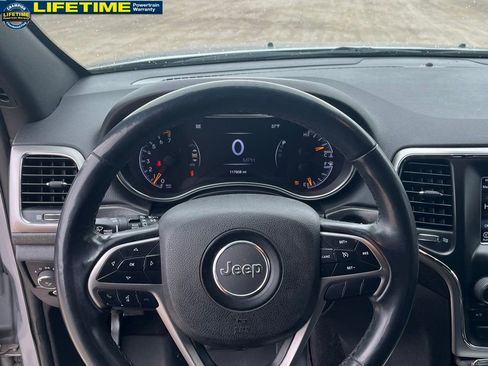 Used 2018 Jeep Grand Cherokee Laredo image 21