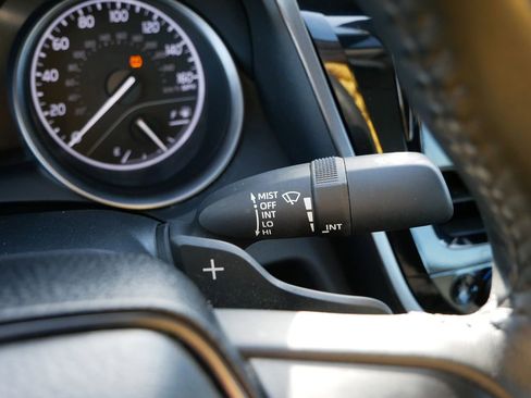 Used 2024 Toyota Camry SE image 25