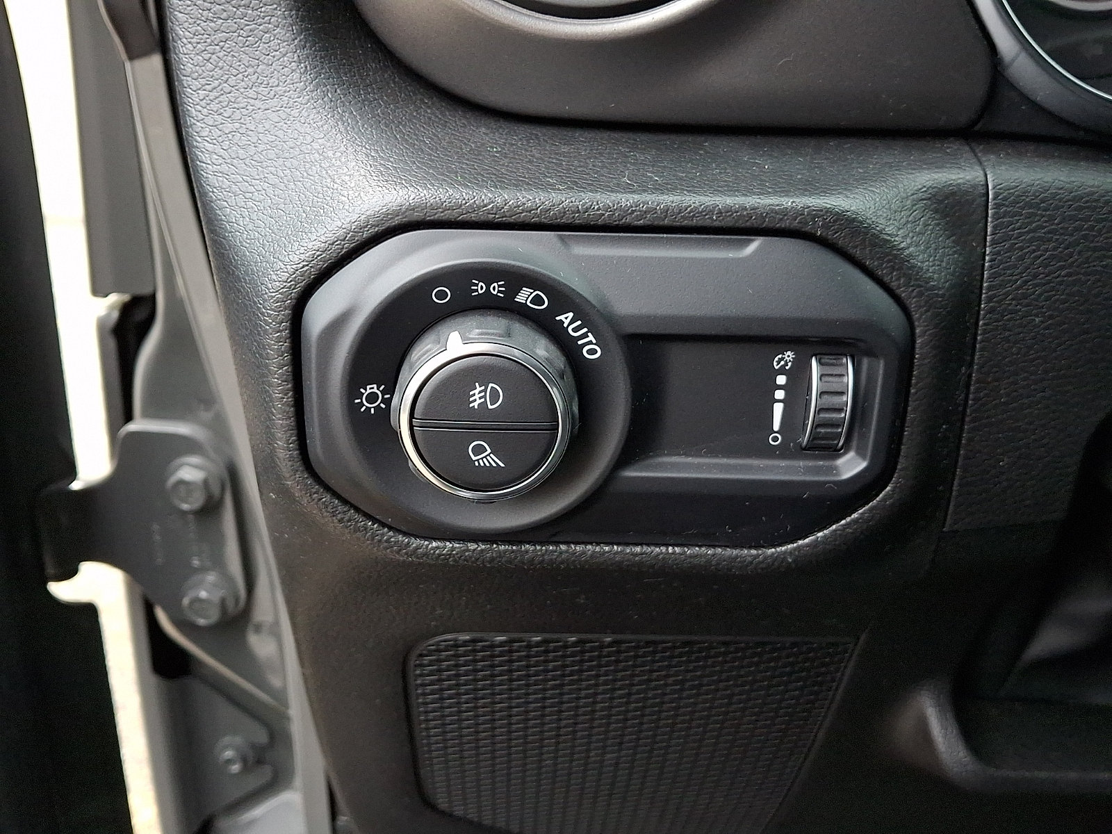 Certified 2023 Jeep Gladiator Sport AWD/4WD image 26