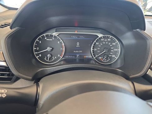 Used 2024 Nissan Altima 2.5 SV FWD image 12