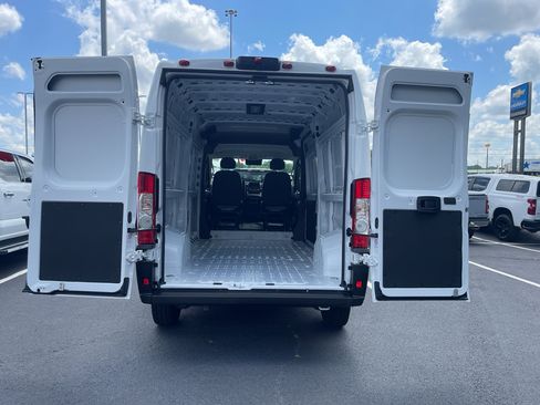 Used 2026 RAM ProMaster 2500 w/ Convenience Group FWD image 9