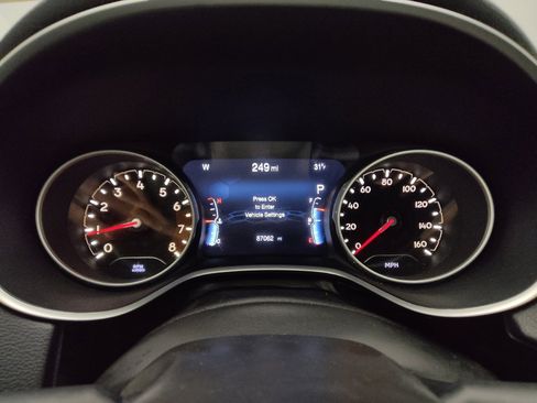 Used 2018 Jeep Compass Latitude w/ Popular Equipment Group FWD image 23