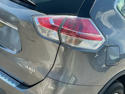 Used 2016 Nissan Rogue S AWD/4WD image 11