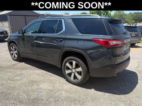 Used 2020 Chevrolet Traverse LT w/ LT Premium Package AWD/4WD image 7