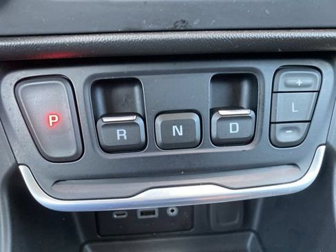 Used 2020 GMC Terrain SLE FWD image 28