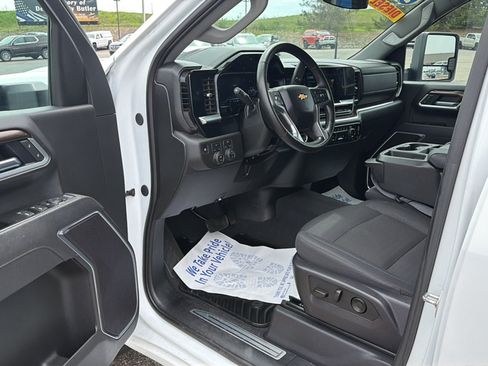 Used 2025 Chevrolet Silverado 2500 LT w/ Convenience Package AWD/4WD image 10