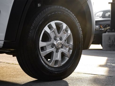 Used 2024 RAM ProMaster 2500 w/ Quick Order Package 22G SLT image 51