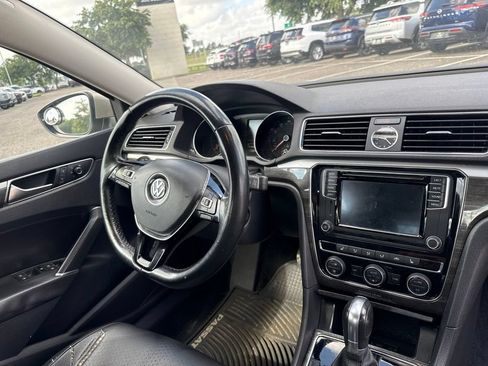 Used 2016 Volkswagen Passat 1.8T SE w/ Lighting Package (P06) FWD image 15