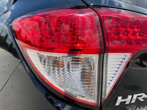Used 2022 Honda HR-V EX image 6