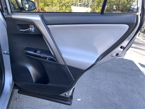 Used 2017 Toyota RAV4 Limited image 11