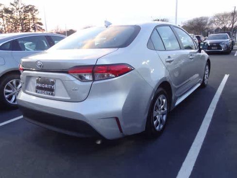 Used 2023 Toyota Corolla LE image 6