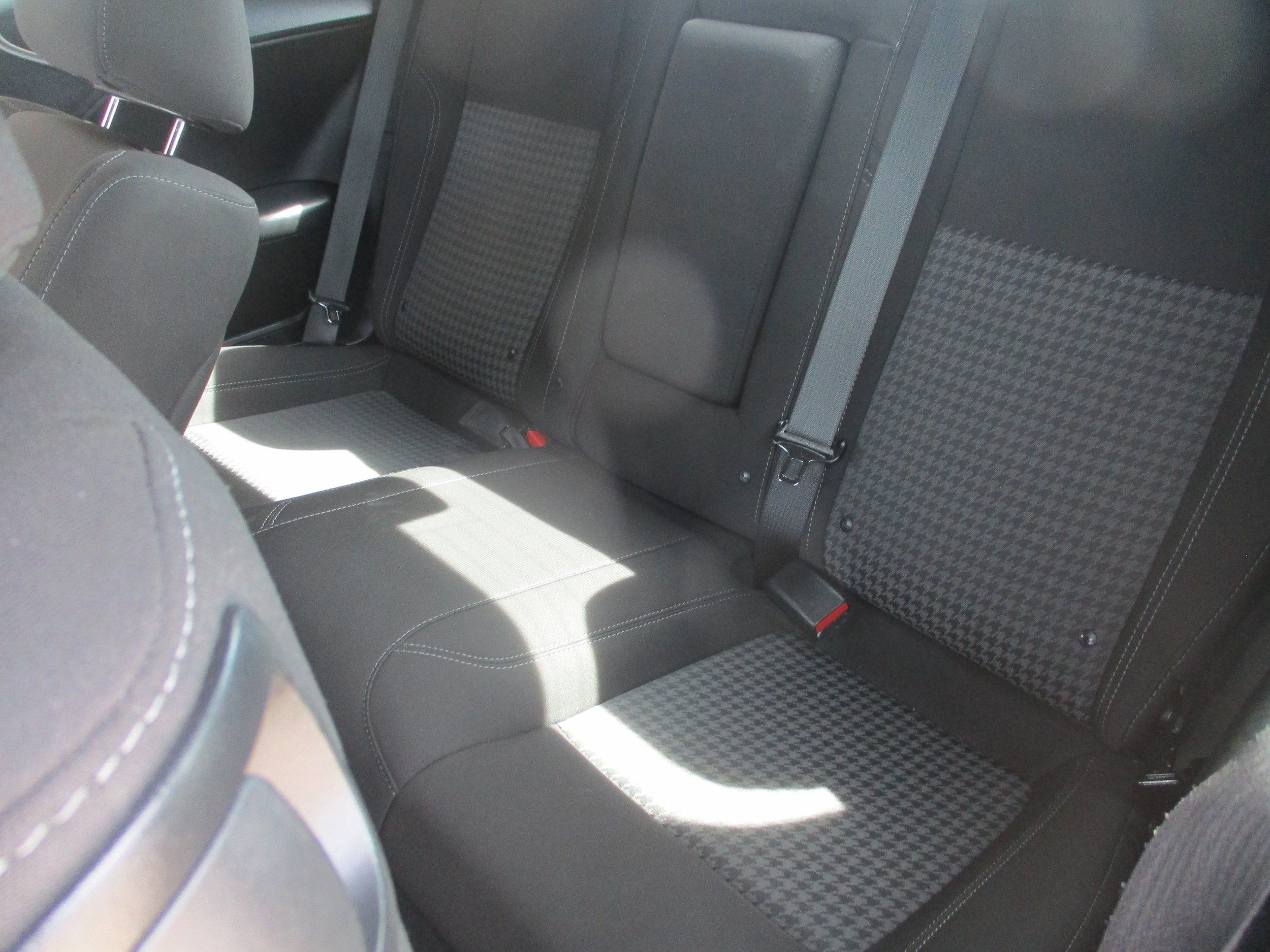 Used 2021 Dodge Challenger SXT RWD image 5