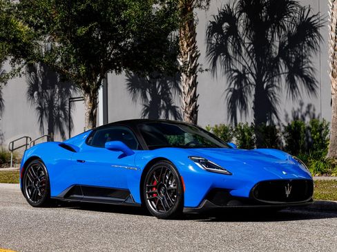 Used 2022 Maserati MC20 Coupe image 3