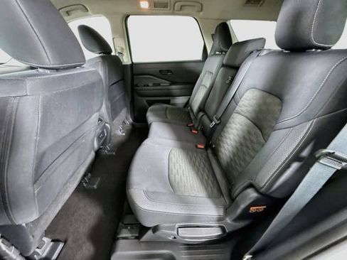 Used 2025 Nissan Pathfinder SV FWD image 23