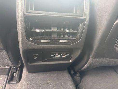 Used 2022 Jeep Grand Cherokee Altitude AWD/4WD image 20