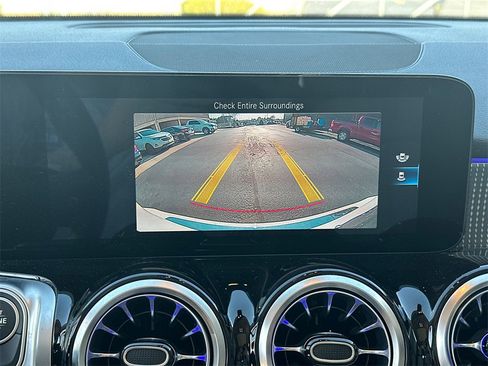 Certified 2022 Mercedes-Benz GLB 250 image 5