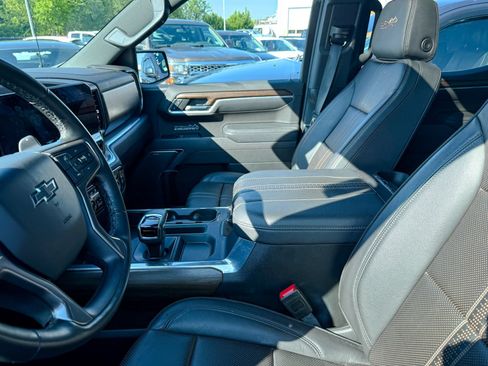 Used 2025 Chevrolet Silverado 1500 High Country w/ Midnight Edition AWD/4WD image 10