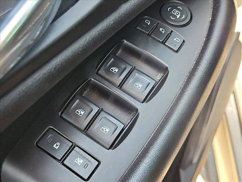 Used 2019 Cadillac Escalade Luxury w/ Escalade Sport Edition AWD/4WD image 12