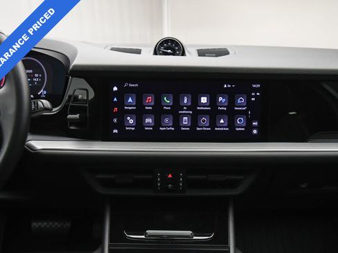 Used 2024 Porsche Cayenne Coupe image 38