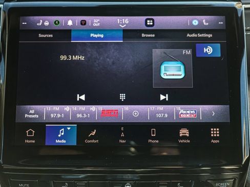 Used 2024 Jeep Grand Cherokee Limited AWD/4WD image 36