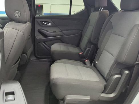 Used 2023 Chevrolet Traverse LT FWD image 28