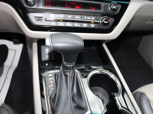 Used 2021 Kia Sedona EX w/ EX Premium Package image 34