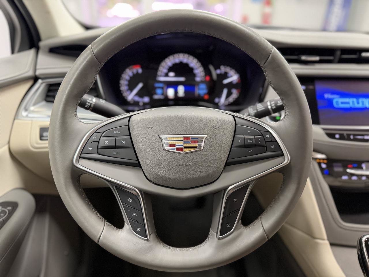 Used 2017 Cadillac XT5 Premium Luxury AWD/4WD image 17