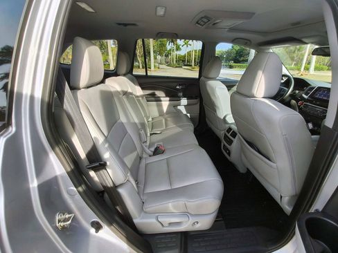 Used 2017 Honda Pilot Touring image 37
