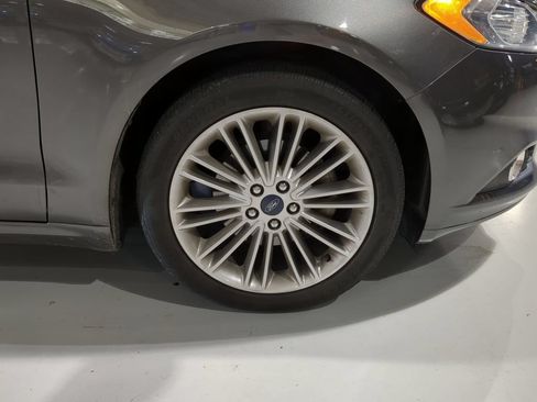 Used 2016 Ford Fusion SE w/ Equipment Group 202A FWD image 6