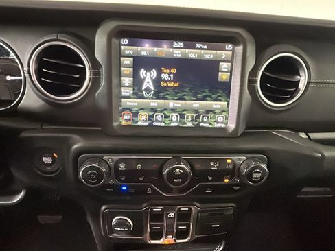 Used 2023 Jeep Wrangler Unlimited Sahara w/ Cold Weather Group AWD/4WD image 27