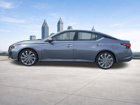 Used 2023 Nissan Altima 2.5 SL FWD image 2