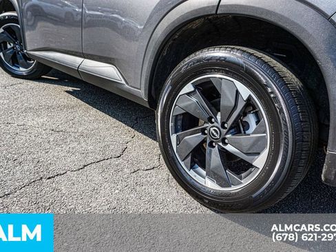 Used 2025 Nissan Rogue SV image 16