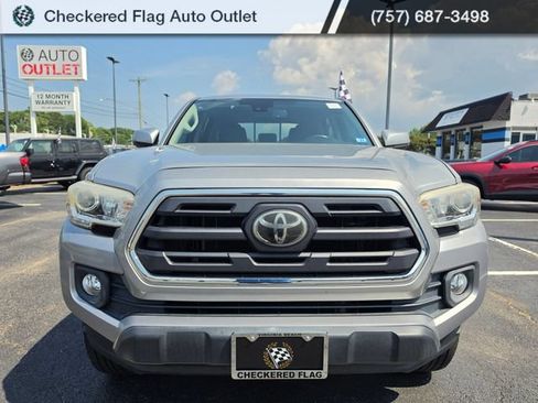 Used 2018 Toyota Tacoma SR5 RWD image 8