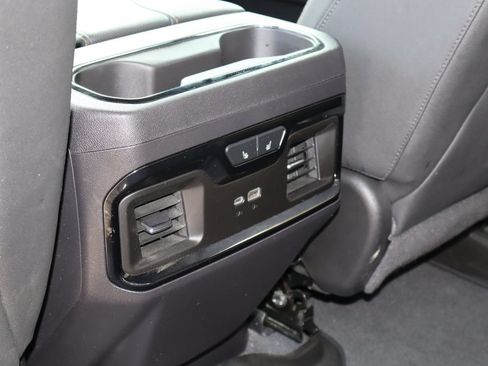 Used 2024 GMC Sierra 1500 AT4 w/ AT4 Premium Package AWD/4WD image 18