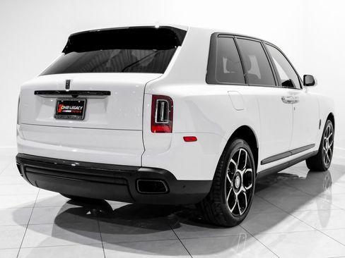 Used 2023 Rolls-Royce Cullinan Black Badge image 4