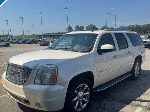 Used 2013 GMC Yukon XL Denali RWD image 1