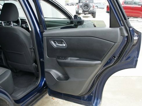 Used 2024 Nissan Rogue SV image 29