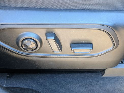 Used 2024 Jeep Grand Cherokee L Limited w/ Luxury Tech Group II image 41