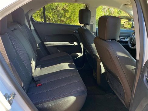 Used 2017 Chevrolet Equinox LS image 33