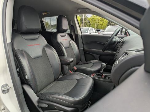 Used 2018 Jeep Compass Trailhawk w/ Navigation Group AWD/4WD image 34