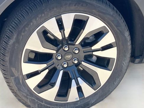 Used 2025 Ford Explorer Platinum w/ LUX Leather Package AWD/4WD image 34