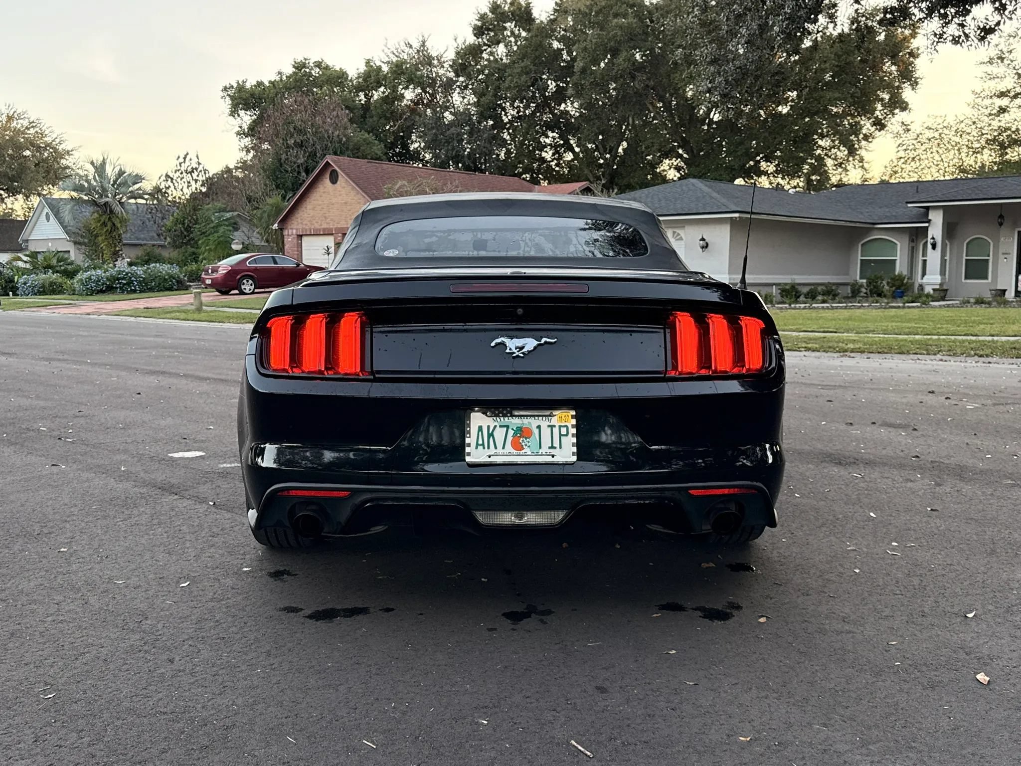 Used 2017 Ford Mustang Premium RWD image 4