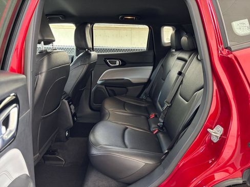 Used 2025 Jeep Compass Limited AWD/4WD image 25