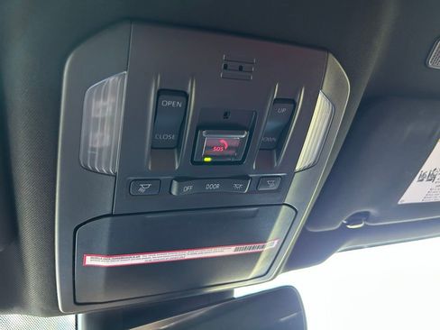 Used 2023 Toyota Highlander XSE image 31