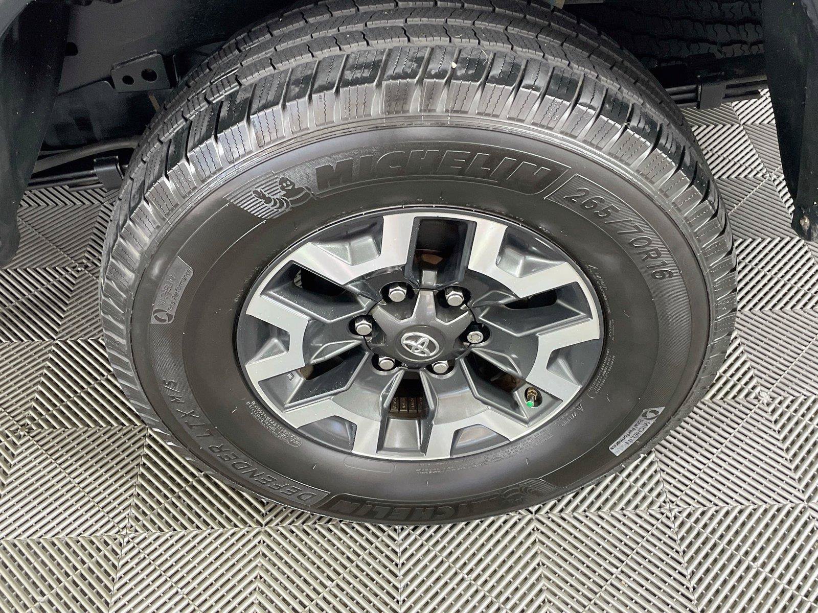 Used 2016 Toyota Tacoma TRD Off-Road w/ Towing Package AWD/4WD image 32